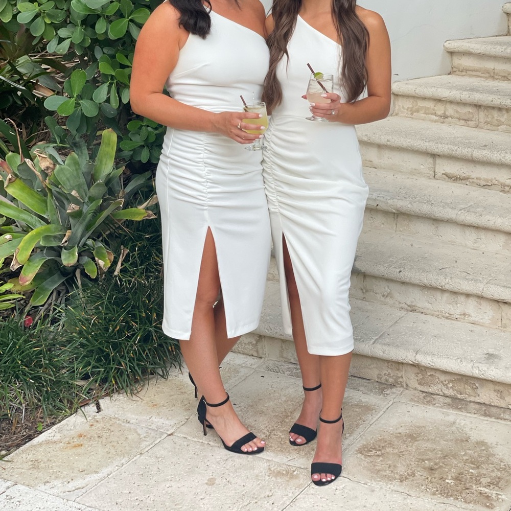 WHITE DRESS ONE SHOULDER